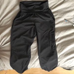 Black lulu lemon pants